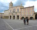 Offida - Piazza del Popolo2.jpg