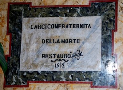Oria - Lapide al restauro della Cappella del Carmine - Cattedrale di Maria SS. Assunta in Cielo.jpg