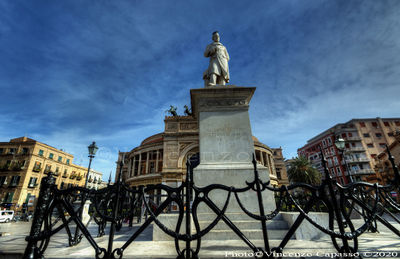 Palermo - Statua a Ruggero Settimo.jpg