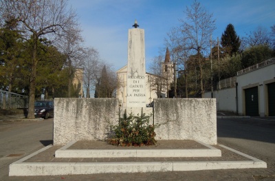 Pastrengo - Monumento ai caduti-Piovezzano.jpg