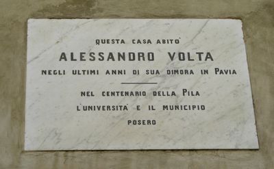 Pavia - Lapide sulla casa di Alessandro Volta.jpg