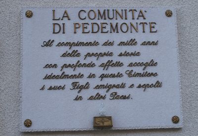 Pedemonte - Posta sulla Chiesetta del cimitero di Pedemonte.jpg