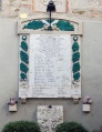 Perugia - Collestrada - monumento ai caduti - Cortile chiesa S.Maria Assunta.jpg