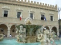 Pesaro - Piazza del Popolo - Fontana dei Tritoni.jpg