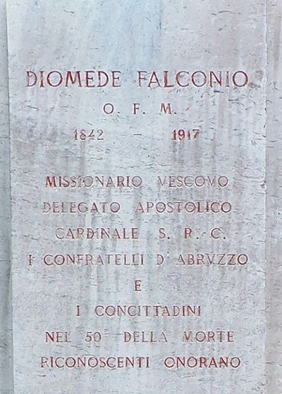 Pescocostanzo - Lapide a Diomede Falconio.jpg