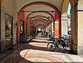 Piacenza - Portici in piazza del duomo.jpg