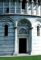 Pisa - Battistero - portale posteriore.jpg