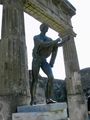 Pompei - Statua di Apollo - Tempio di Apollo.jpg
