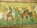 Ravenna - Chiesa di S,Apollinare nuovo - mosaico dei Re Magi.jpg