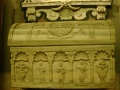 Ravenna - Duomo - sarcofago all'interno.jpg