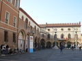 Ravenna - Piazza del Popolo - sfondo pal. Comunale e colonne vevez-.jpg