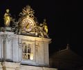Roma - orologio notturno - Basilica San Pietro.jpg