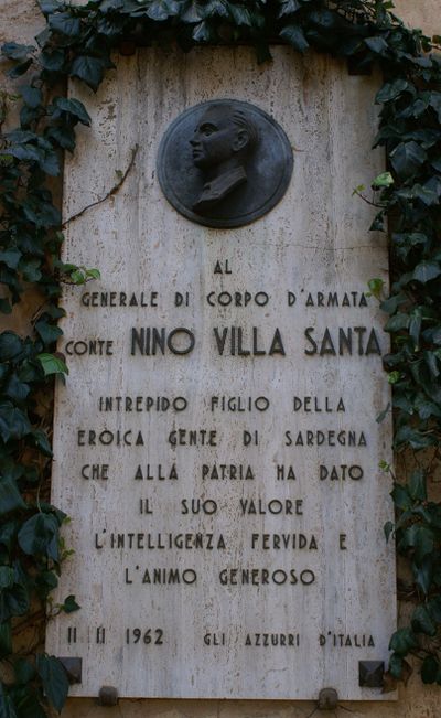 Sanluri - Castello Eleonora D'Arborea - A Ricordo del Generale Nino Riva di Villa Santa.jpg