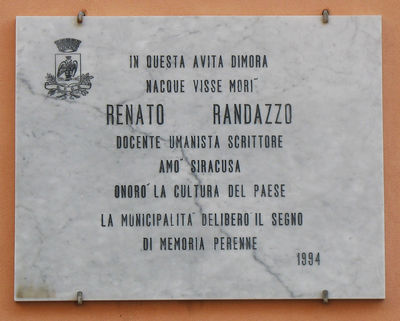 Siracusa - lapide commemorativa Renato Randazzo - Renato Randazzo docente, umanista,scrittore.jpg