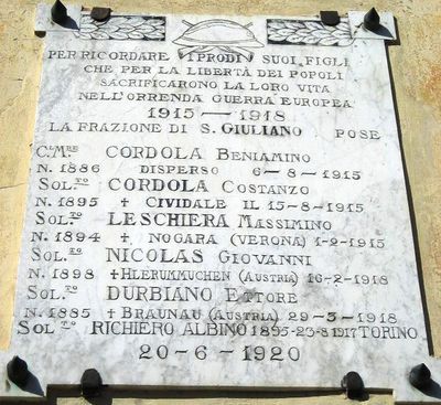 Susa - Frazione San Giuliano - Lapide ai Caduti della 1^ Guerra Mondiale.jpg