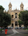 Taranto - Pz garibaldi e Chiesa S Pasquale Baylon.jpg