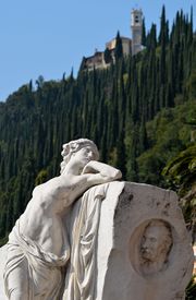 Toscolano-Maderno - Monumento a Giuseppe Zanardelli..jpg