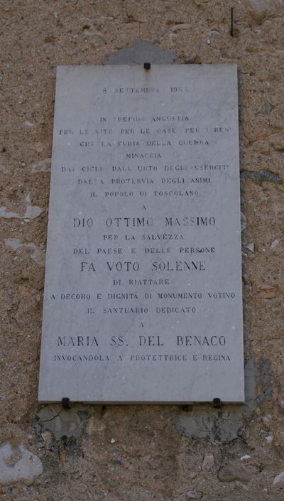 Toscolano-Maderno - Posta sul Retro della Chiesa Parrocchiale San Pietro e Paolo.jpg