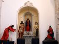 Trani - Chiesa di S. Giacomo - particolare delle statue.jpg