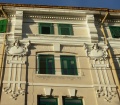 Trieste - Edificio con decori lib..jpg