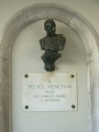 Trieste - Lapide con busto di Felice Venezian.jpg