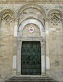 Troia - Cattedrale - portale.jpg