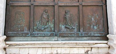 Troia - Lapidi sul Portale della Madonna - iscrizione sul portale.jpg