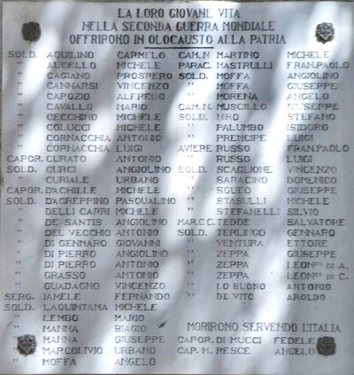 Troia - Monumento ai Caduti della Grande Guerra - lapide sul monumento.jpg