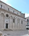 Troia - Piazza Pirro - facciata sx del duomo.jpg