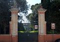 Valenzano - Villa d'Aloja - cancello d'ingresso.jpg
