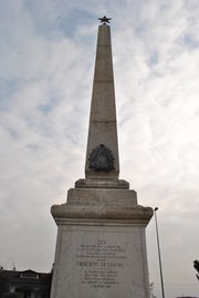 Villafranca di Verona - Obelisco del Quadrato.jpg