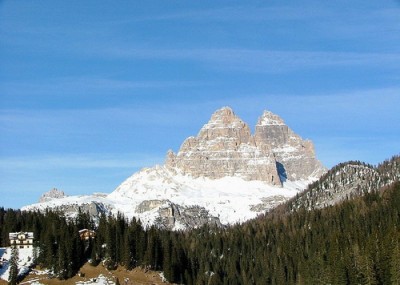 800px-Tre_Cime_Misurina (1).JPG