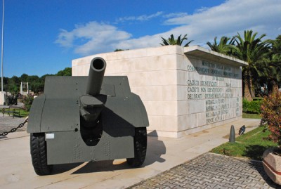 3296   Carrarmato sacrario OT.jpg