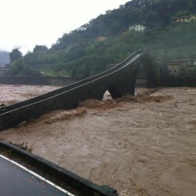 2012-11-11 - PienaSerchioPonteDiavolobyIlMondoPerfettoNellaSuaImperzione_FB.jpg