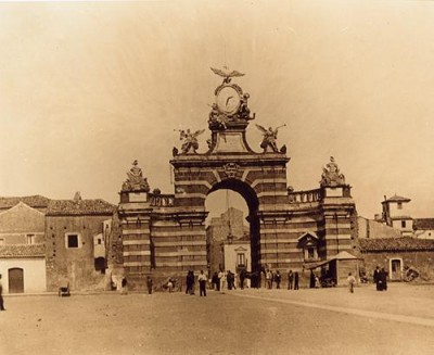 Porta Garibaldi 1 bis.JPG