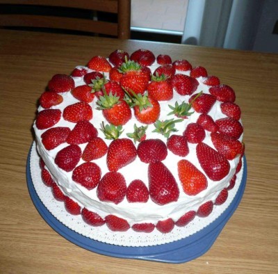 Torta rosso fragola.jpg