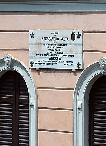 File:Angera - Alessandro Volta.jpg