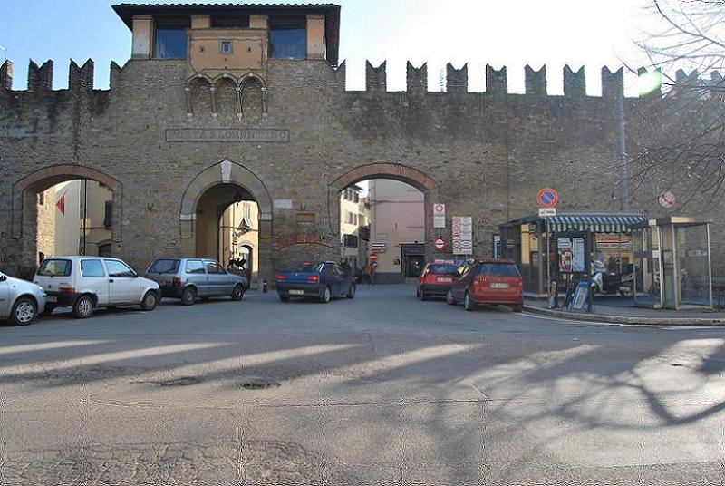 File:Arezzo - Porta San Lorentino.jpg