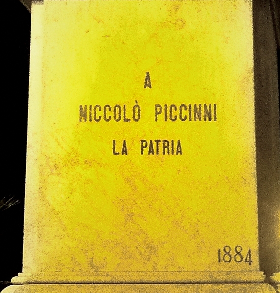 File:Bari - Lapide sul Monumento a Niccolò Piccinni - Piazza Massari.jpg