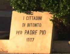 Bitonto - Lapide a Padre Pio.jpg