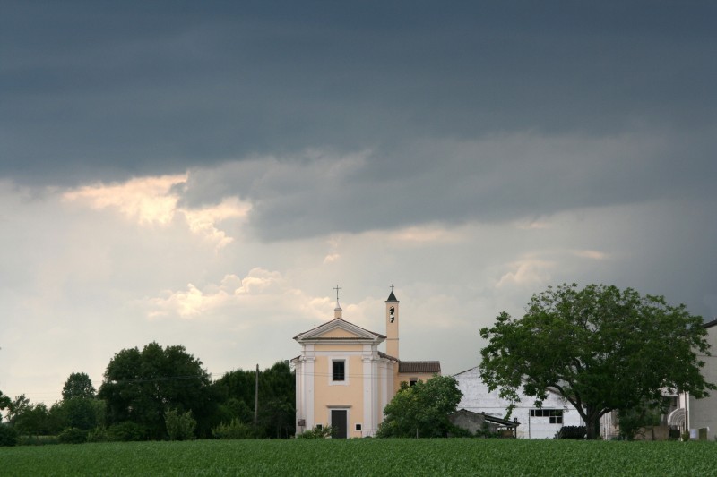 File:Castel Goffredo - Oratorio di Sant'Apollonio.jpg