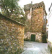 File:Civezza - Piazza Venezia - La Torre.jpg