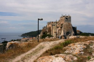 File:Isole Tremiti - la Torre del Cavaliere.jpg