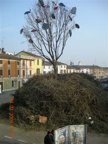 File:Pescarolo ed Uniti - CARNEVALE PESCAROLESE - 343°FALO'.jpg