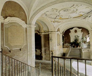 File:Portici - Villa Menna int.jpg
