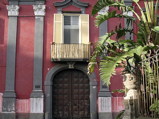 File:Portici - Villa Sorvillo ingresso.jpg