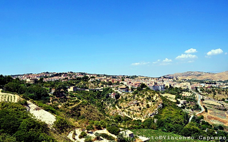 File:Racalmuto - Panorama.jpg