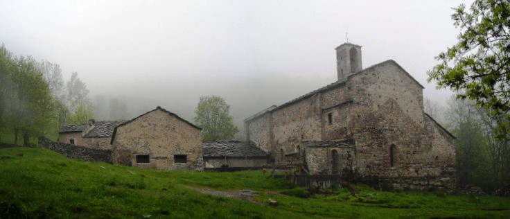 File:Villar Focchiardo - Certosa di Monte Benedetto - Vista est.jpg