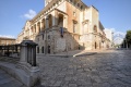 Acquaviva delle Fonti - Piazza dei Martiri con Municipio.jpg