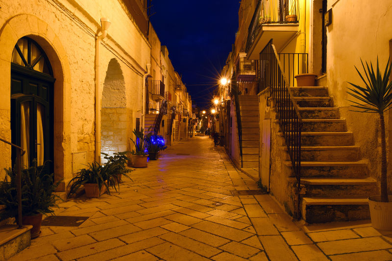 File:Adelfia - Case a Vignale.jpg